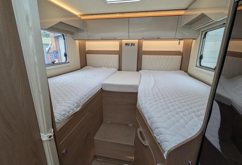 BURSTNER  IXEO 690G 2019-06-03