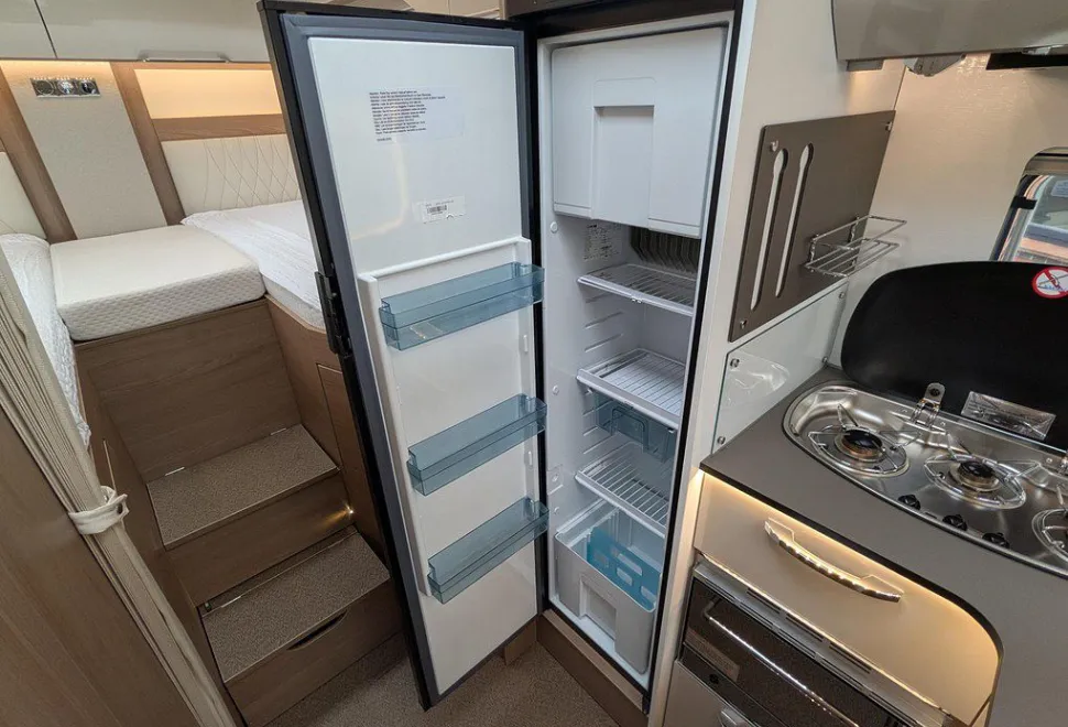 BURSTNER  IXEO 690G 2019-06-03