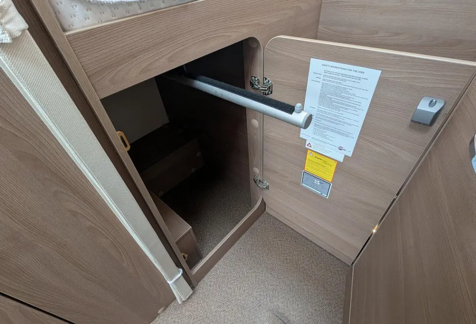 BURSTNER  IXEO 690G 2019-06-03