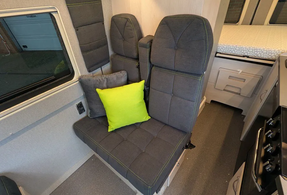 AUTO SLEEPERS  ACTIVE FG635 