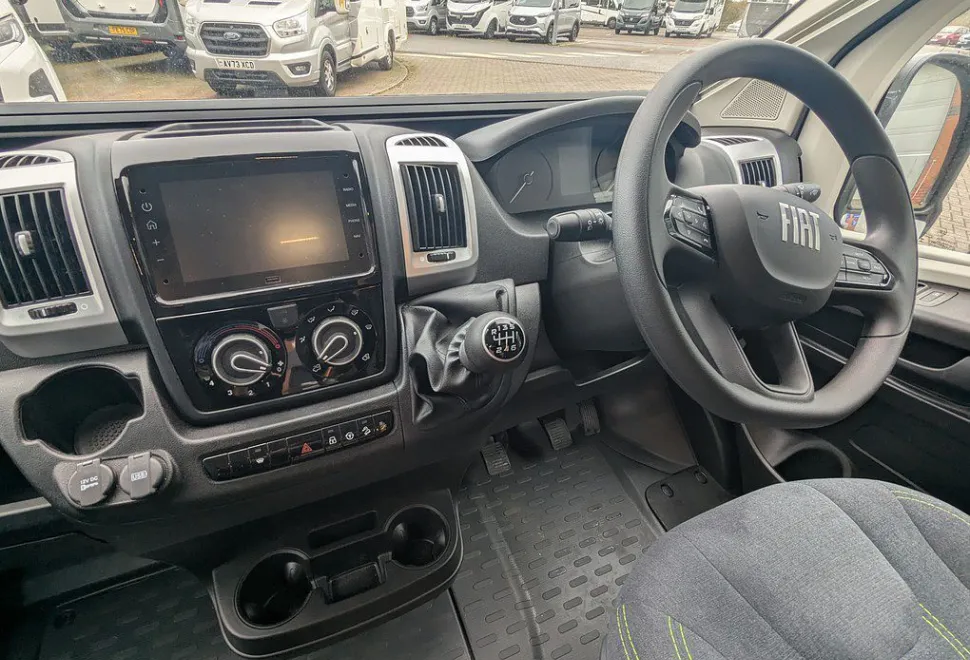 AUTO SLEEPERS  ACTIVE FG635 