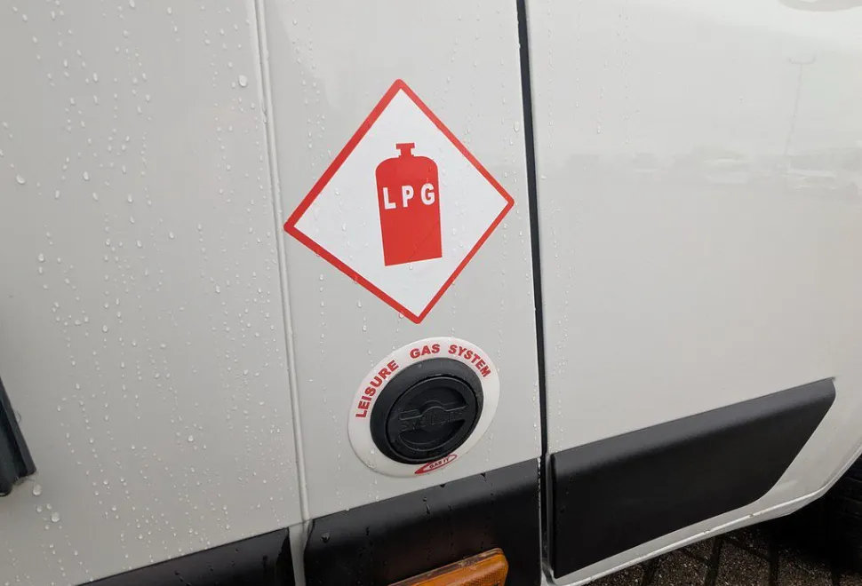 AUTO SLEEPERS  ACTIVE FG635 