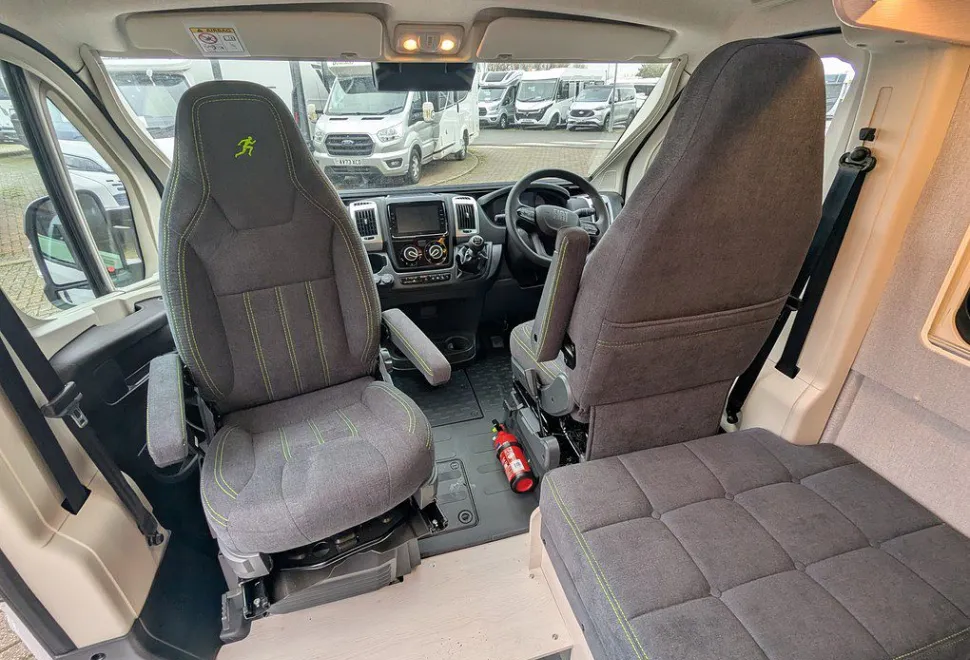 AUTO SLEEPERS  ACTIVE FG635 