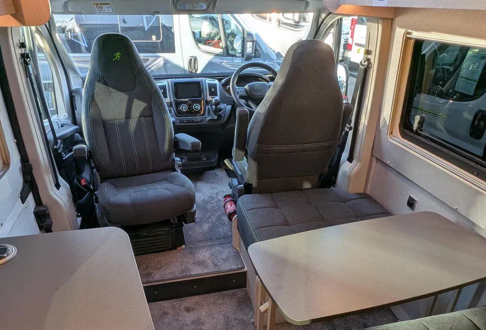 AUTO SLEEPERS  ACTIVE FL635 