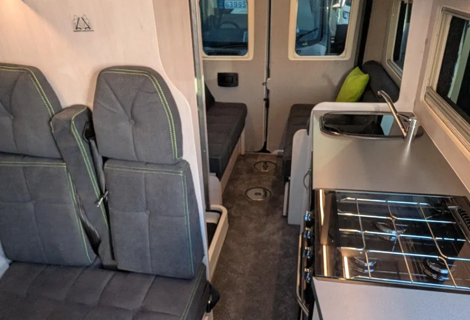 AUTO SLEEPERS  ACTIVE FL635 