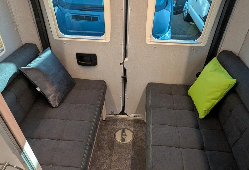 AUTO SLEEPERS  ACTIVE FL635 