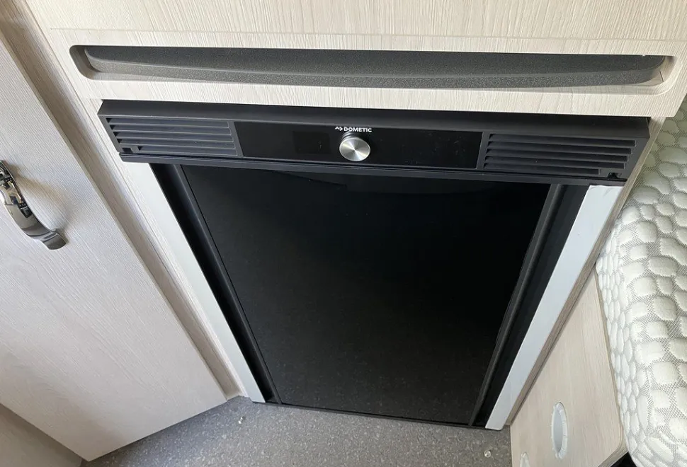 AUTO SLEEPERS  ACTIVE KB635 P 