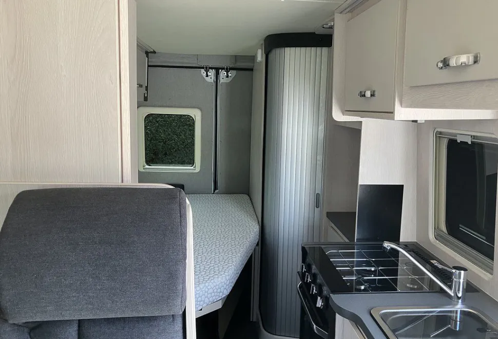 AUTO SLEEPERS  ACTIVE KB635 P 