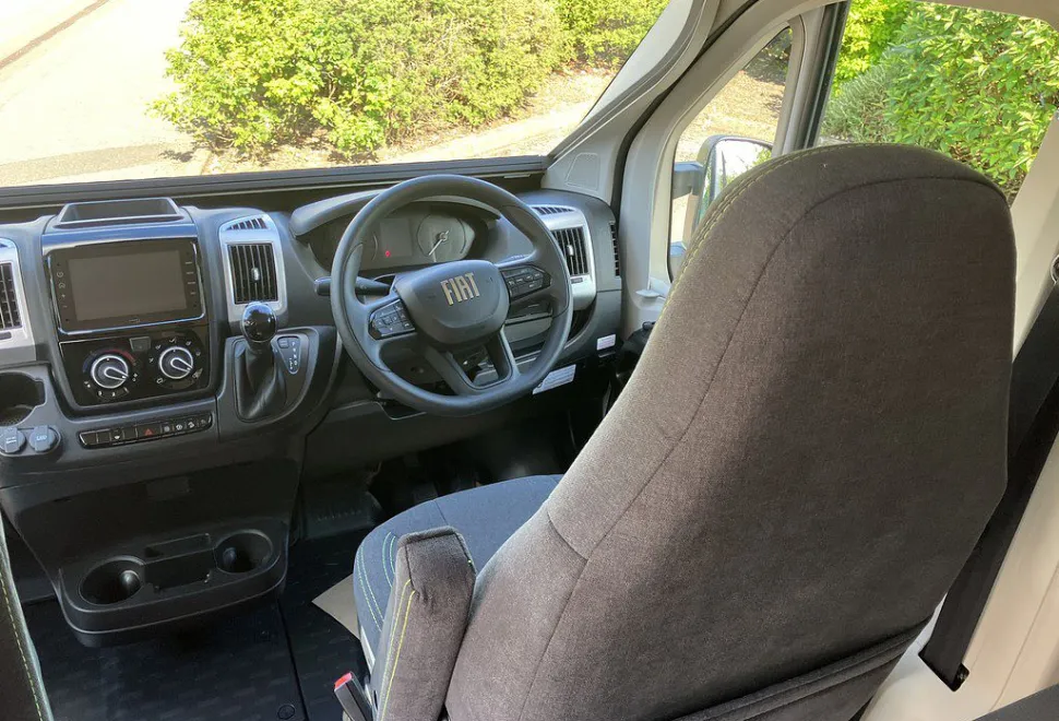 AUTO SLEEPERS  ACTIVE KB635 P 