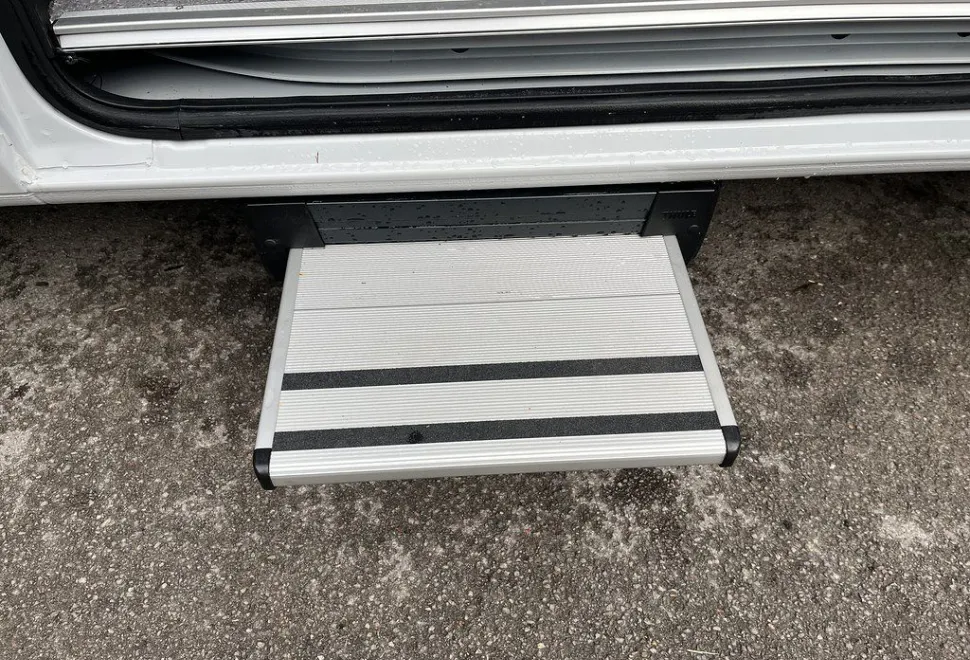 AUTO SLEEPERS  ACTIVE KB635 
