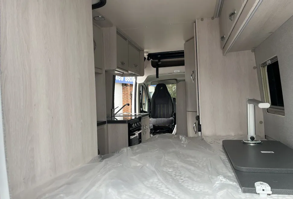 AUTO SLEEPERS  ACTIVE KB635 