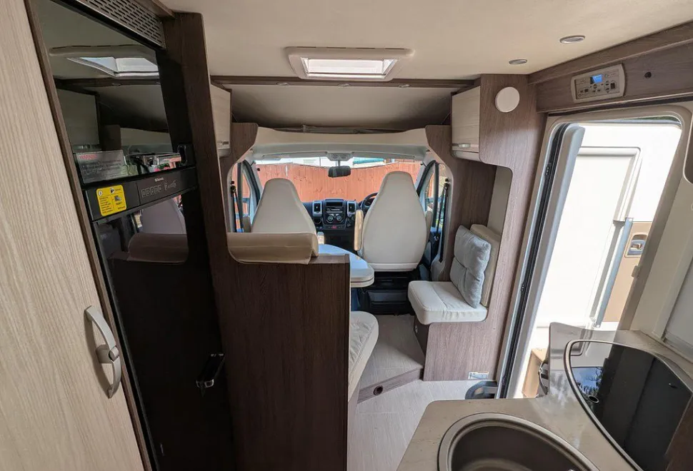 BURSTNER  NEXX0 T665 2017-06-25