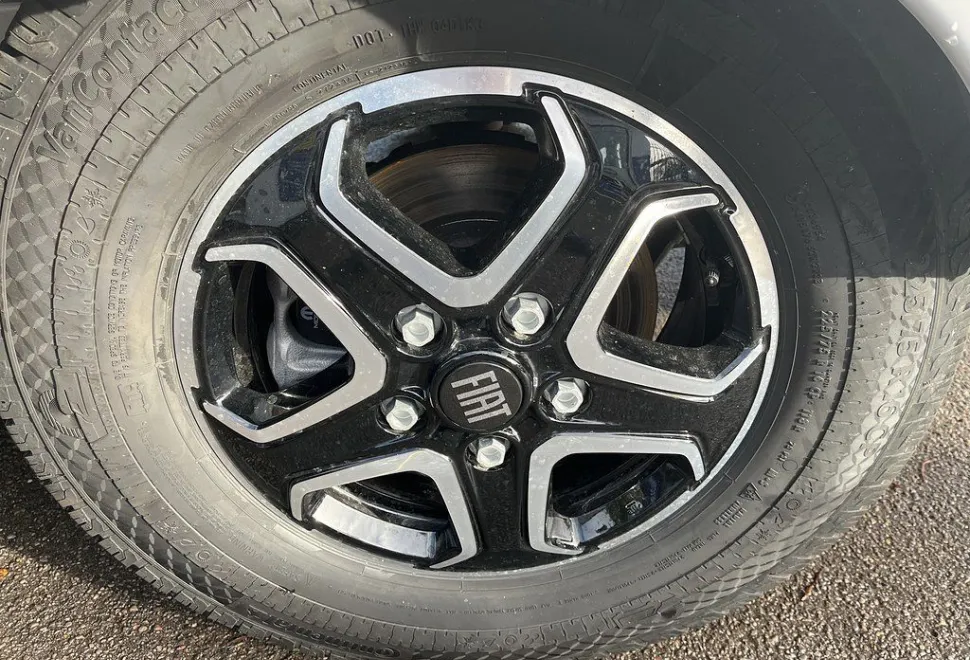 AUTO SLEEPERS  BROADWAY FB 