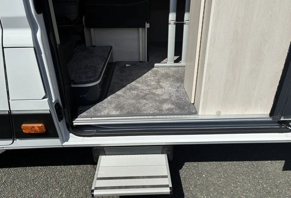 AUTO SLEEPERS  ACTIVE FG635 