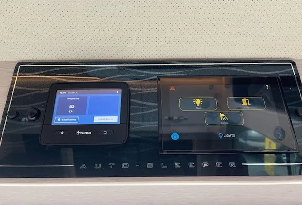 AUTO SLEEPERS  ACTIVE FL635 