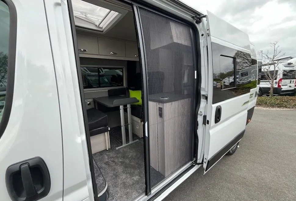 AUTO SLEEPERS  ACTIVE FL635 