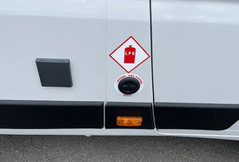AUTO SLEEPERS  ACTIVE FL635 