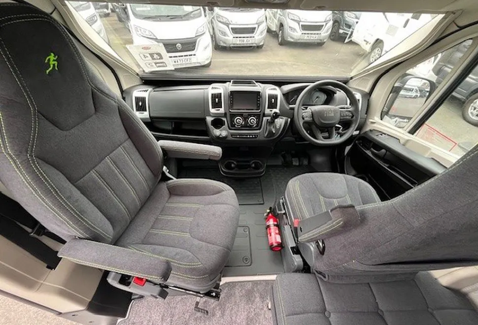AUTO SLEEPERS  ACTIVE FL635 