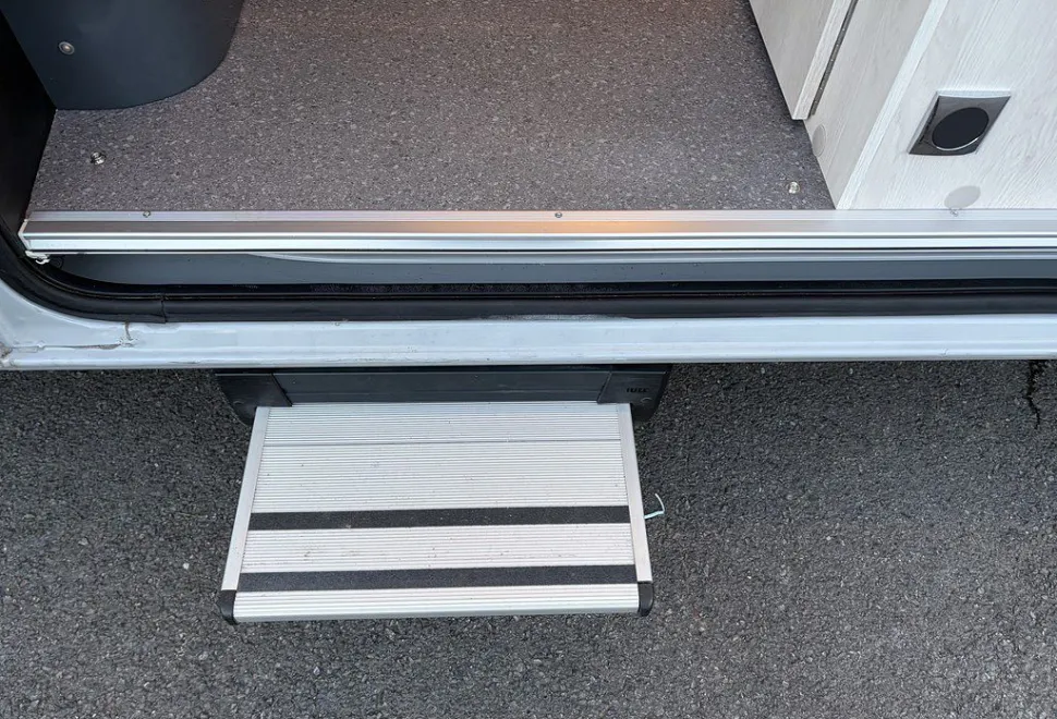 AUTO SLEEPERS  ACTIVE FL635 P 2025-12-01