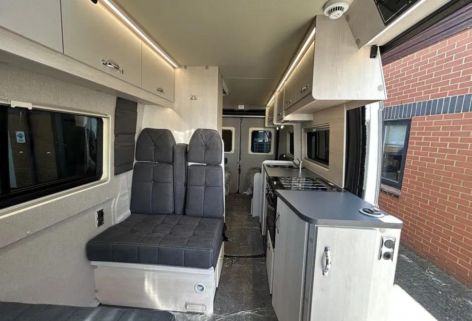 AUTO SLEEPERS  ACTIVE FL635 P 