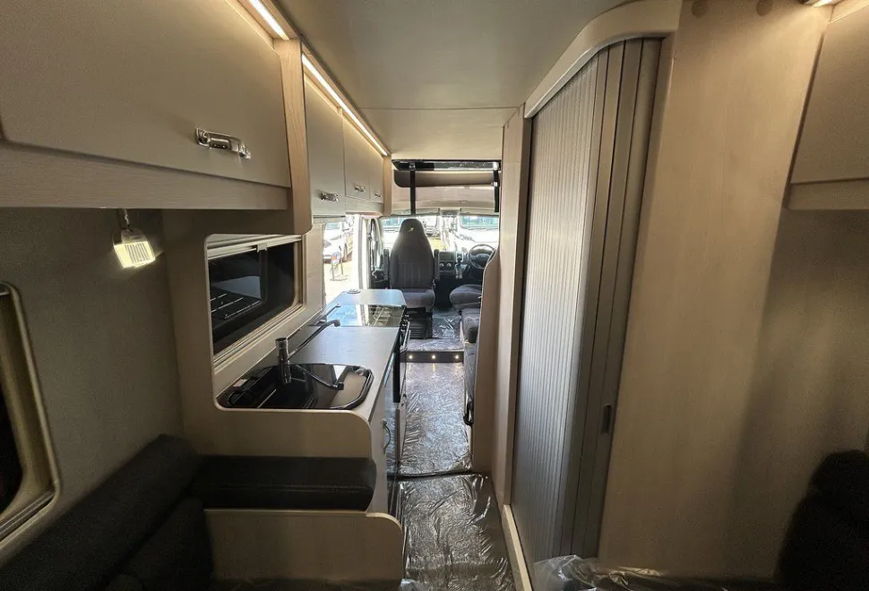 AUTO SLEEPERS  ACTIVE FL635 P 