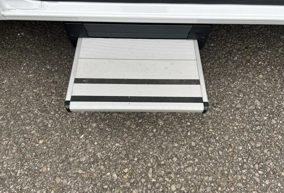AUTO SLEEPERS  ACTIVE FL635 P 