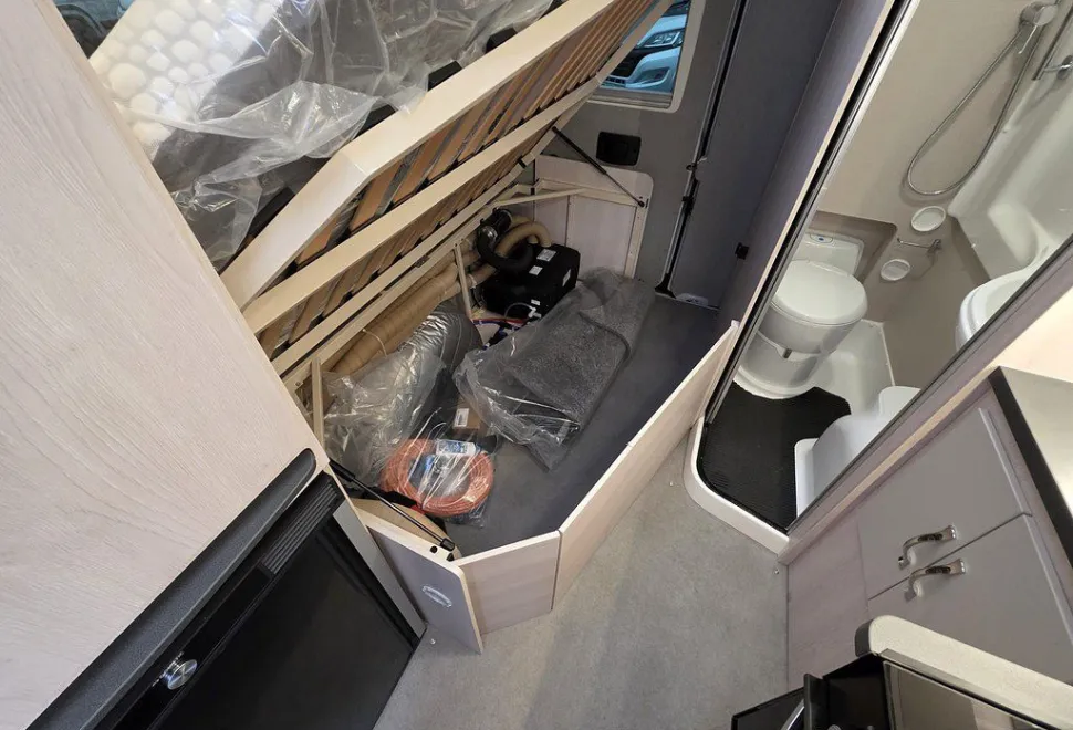 AUTO SLEEPERS  ACTIVE KB635 