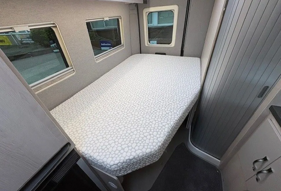 AUTO SLEEPERS  ACTIVE KB635 