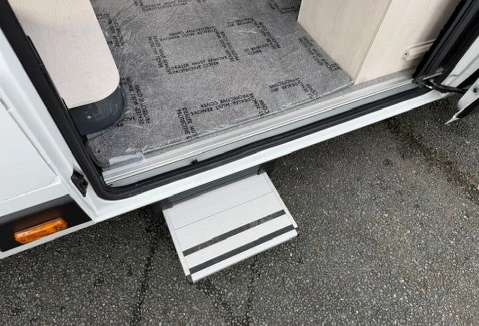 AUTO SLEEPERS  ACTIVE KB635 