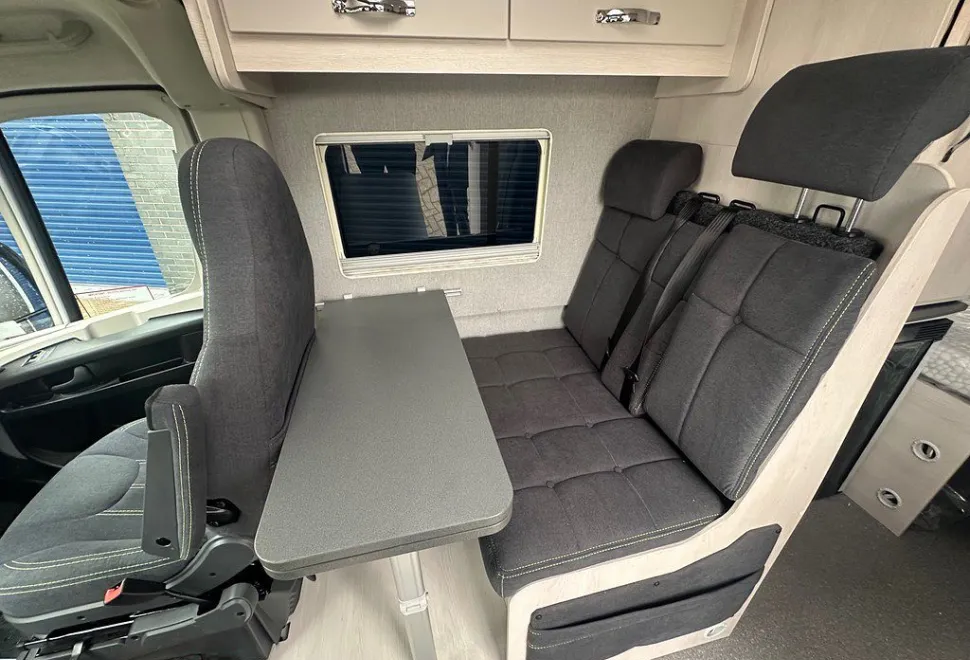 AUTO SLEEPERS  ACTIVE KB635 