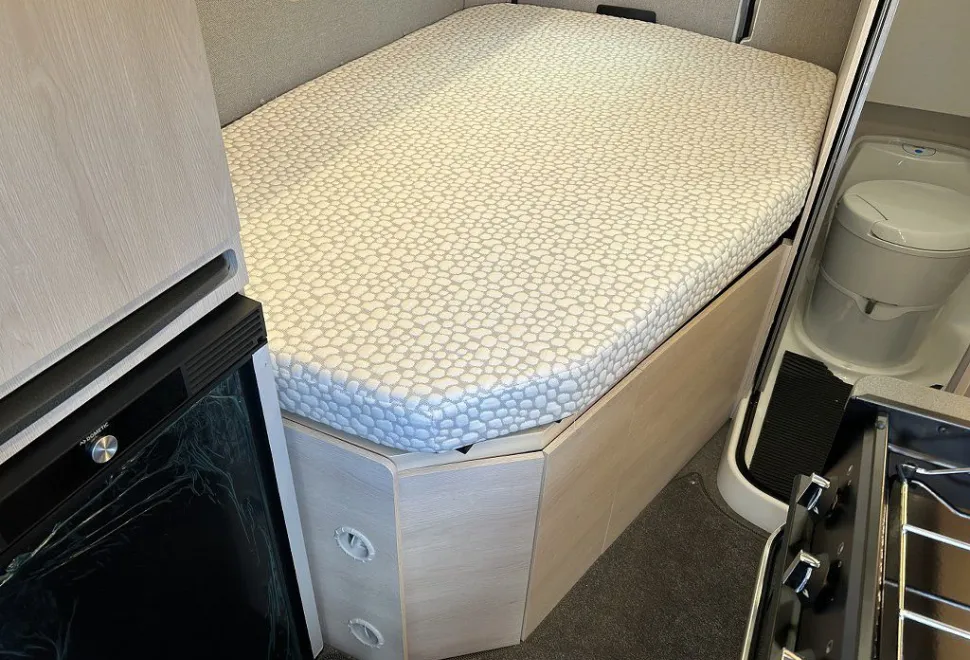 AUTO SLEEPERS  ACTIVE KB635 P 