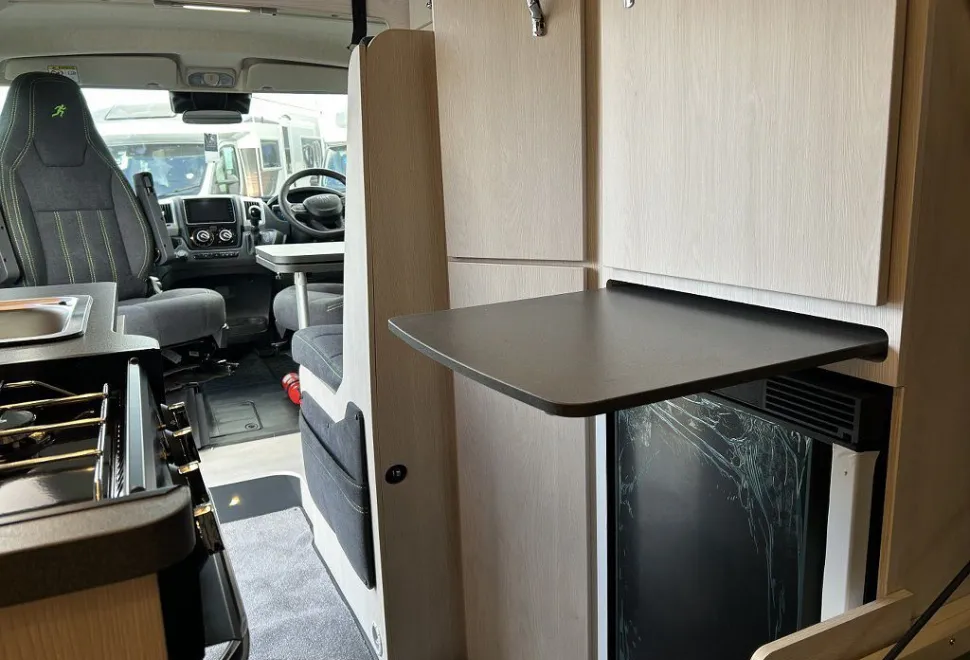 AUTO SLEEPERS  ACTIVE KB635 P 
