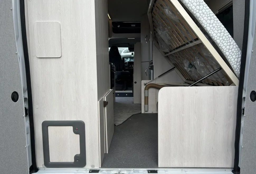 AUTO SLEEPERS  ACTIVE KB635 P 