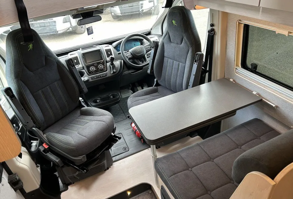 AUTO SLEEPERS  ACTIVE KB635 P 