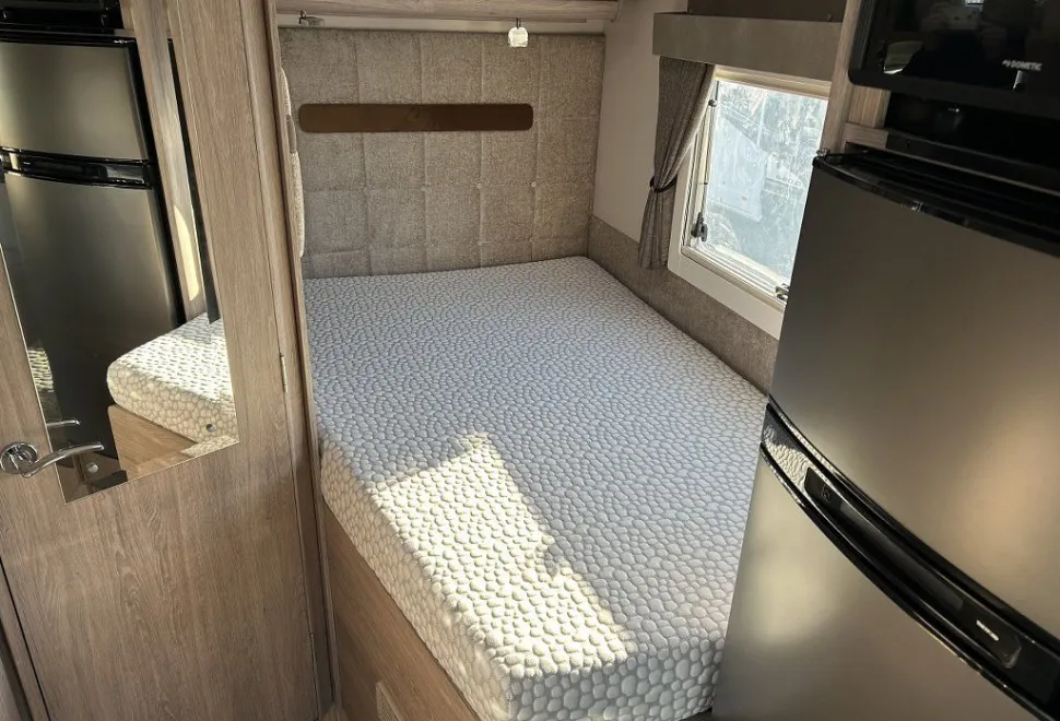 AUTO SLEEPERS  BROADWAY FB 