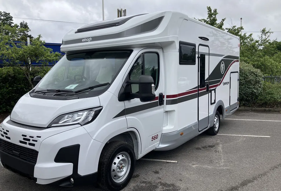 ELNAGH  BARON 560 