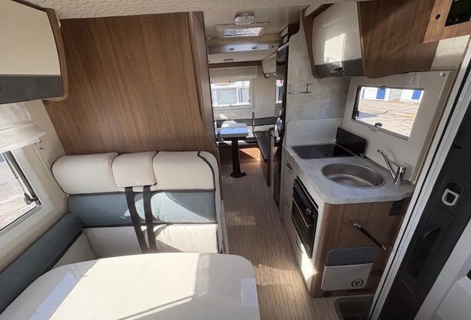 ELNAGH  BARON 530 
