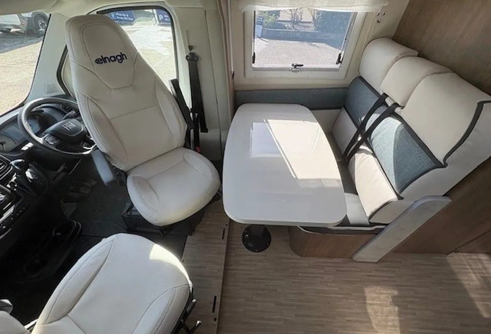 ELNAGH  BARON 530 