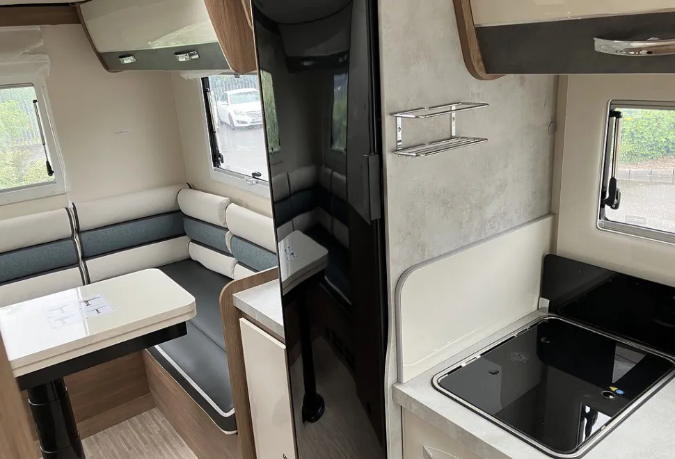 ELNAGH  BARON 530 