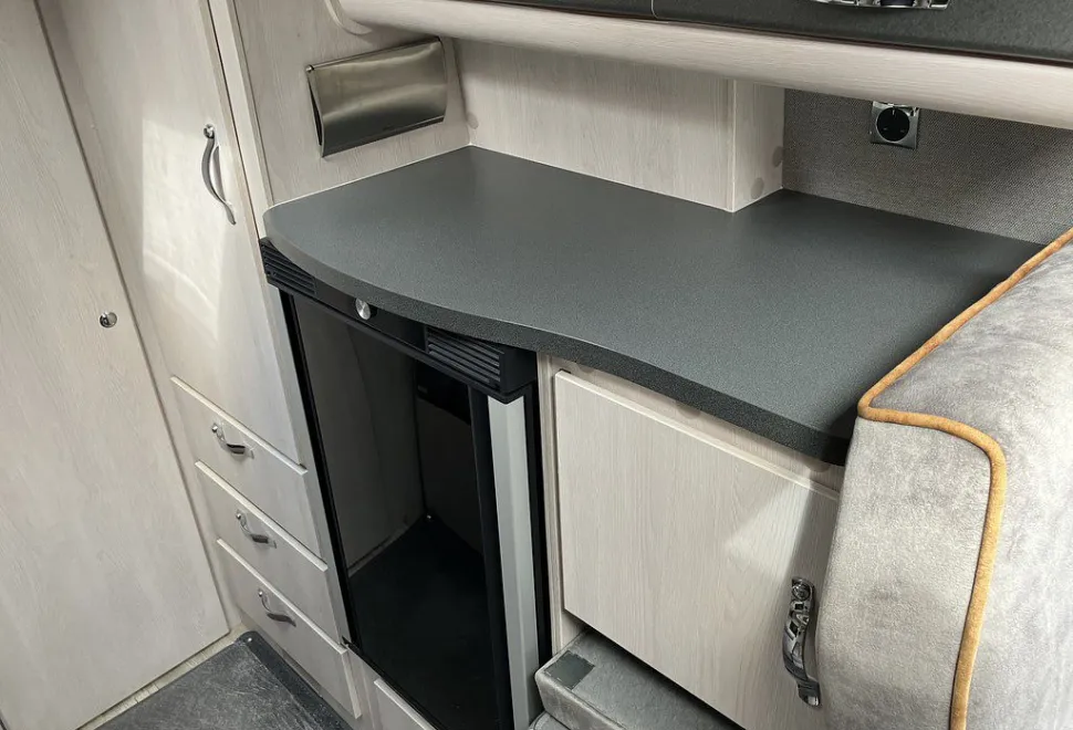AUTO SLEEPERS  KEMERTON XL 2025-02-20