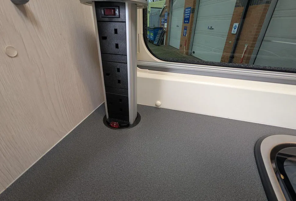 AUTO SLEEPERS  KEMERTON XL 2025-02-20