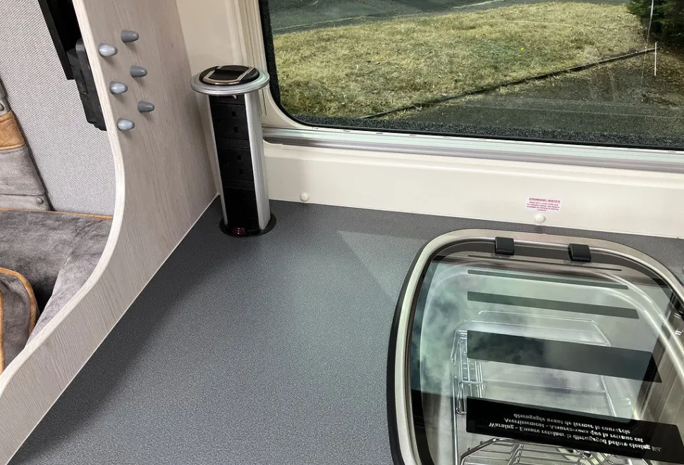 AUTO SLEEPERS  KEMERTON XL 2025-02-20