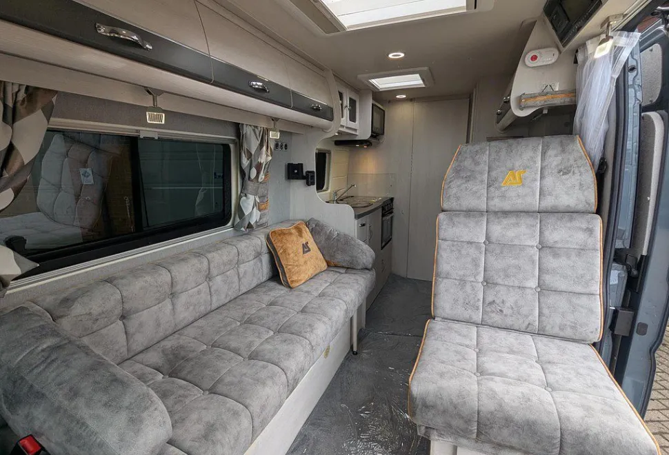 AUTO SLEEPERS  KEMERTON XL 2025-02-20