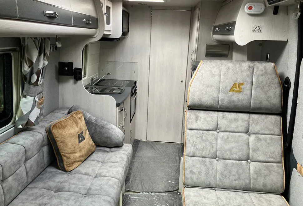 AUTO SLEEPERS  KEMERTON XL 2025-02-20