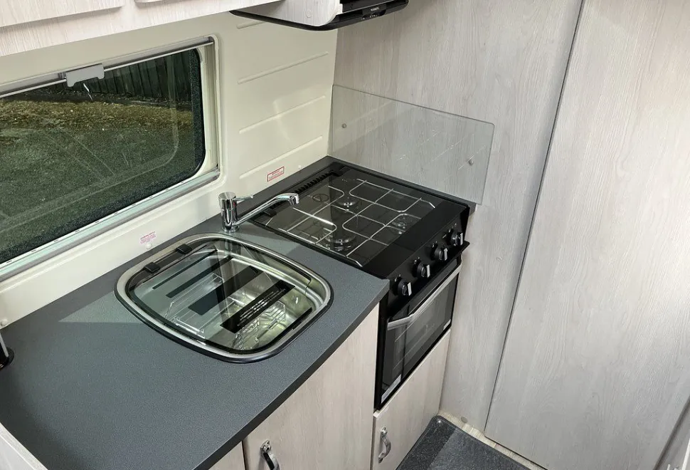 AUTO SLEEPERS  KEMERTON XL 2025-02-20