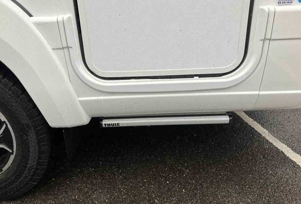 AUTOTRAIL  EXPEDITION C63 