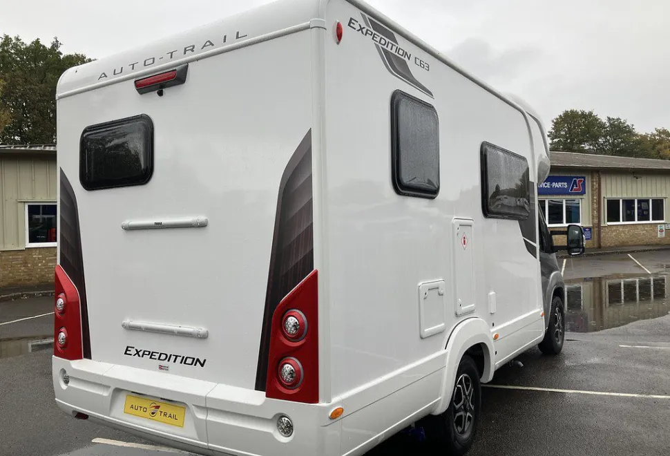 AUTOTRAIL  EXPEDITION C63 