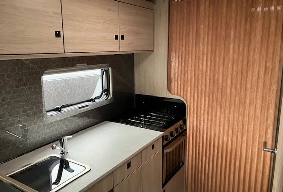 AUTOTRAIL  EXPEDITION C71 