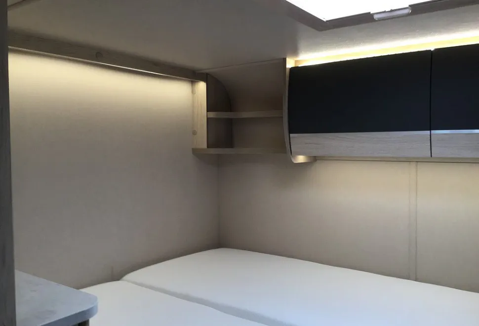 AUTOTRAIL  EXPEDITION C73 