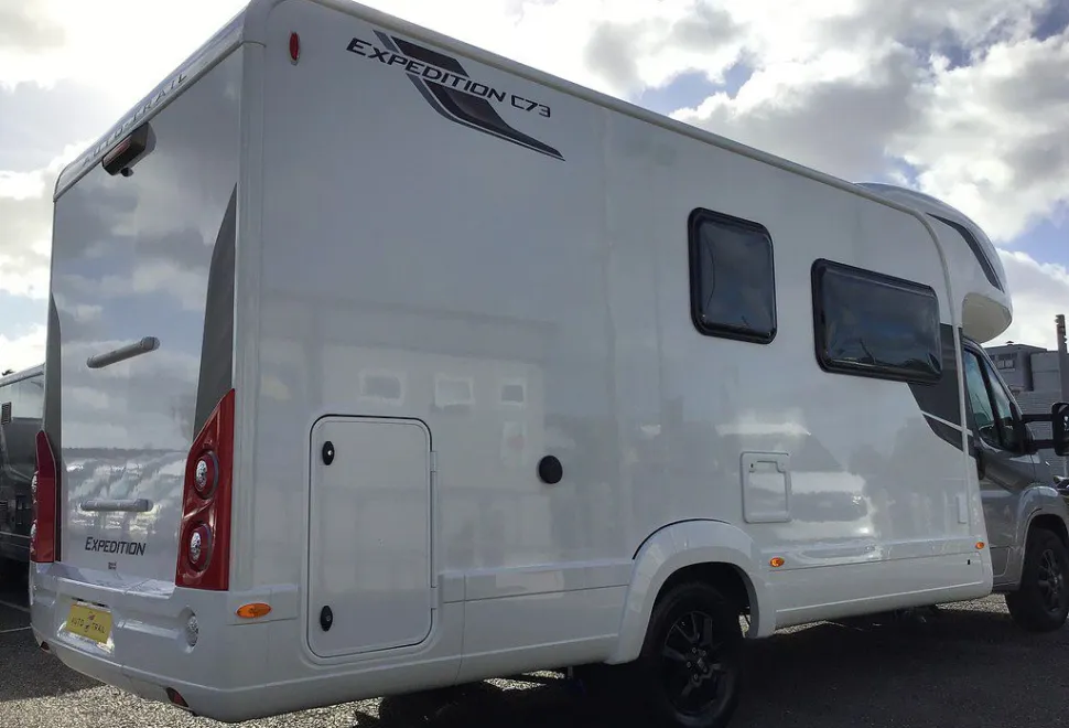 AUTOTRAIL  EXPEDITION C73 